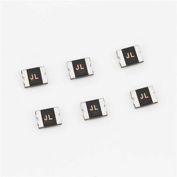 低內阻貼片自恢複保險絲